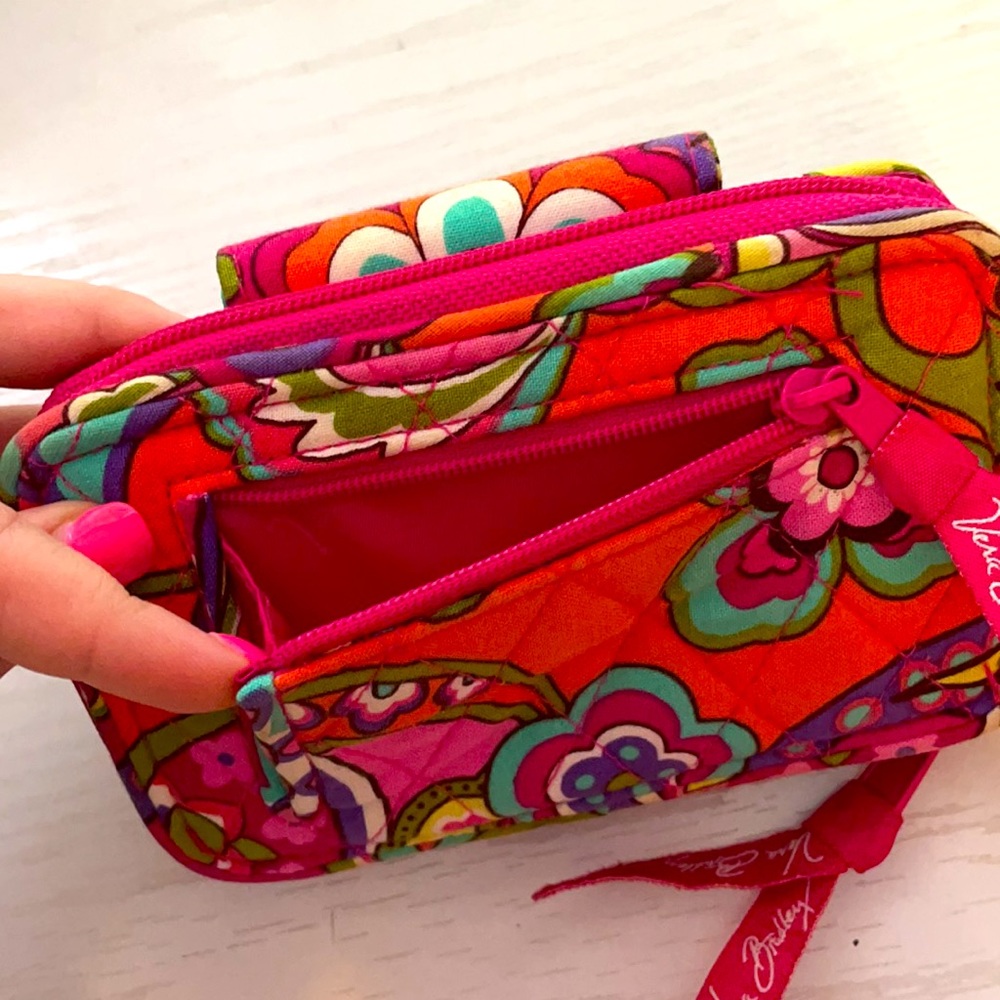 Vera Bradley Wallet, has wristlet - Picture 6 of 6